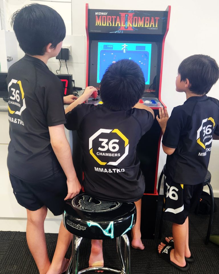 Mortal Kombat Retro Gaming